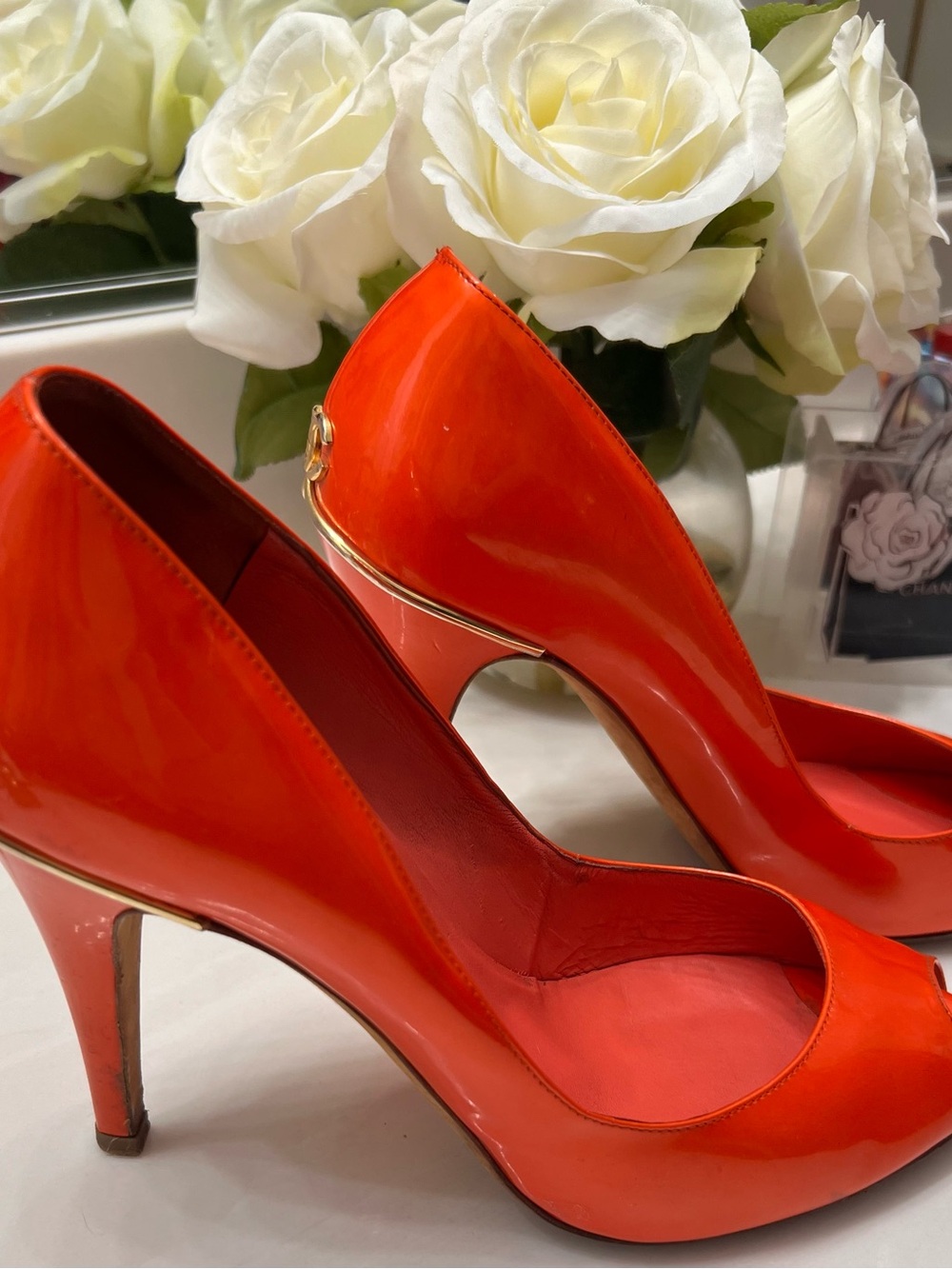 CHANEL Gorgeous Orange Patent Leather Stiletto Pumps with Gold CC Heel 39.5 - Picture 4 of 13